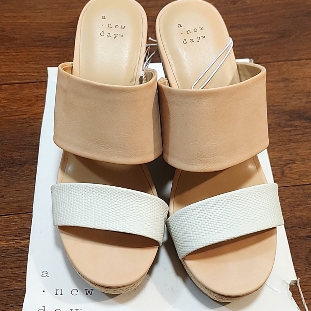 Nude Wedge heels
